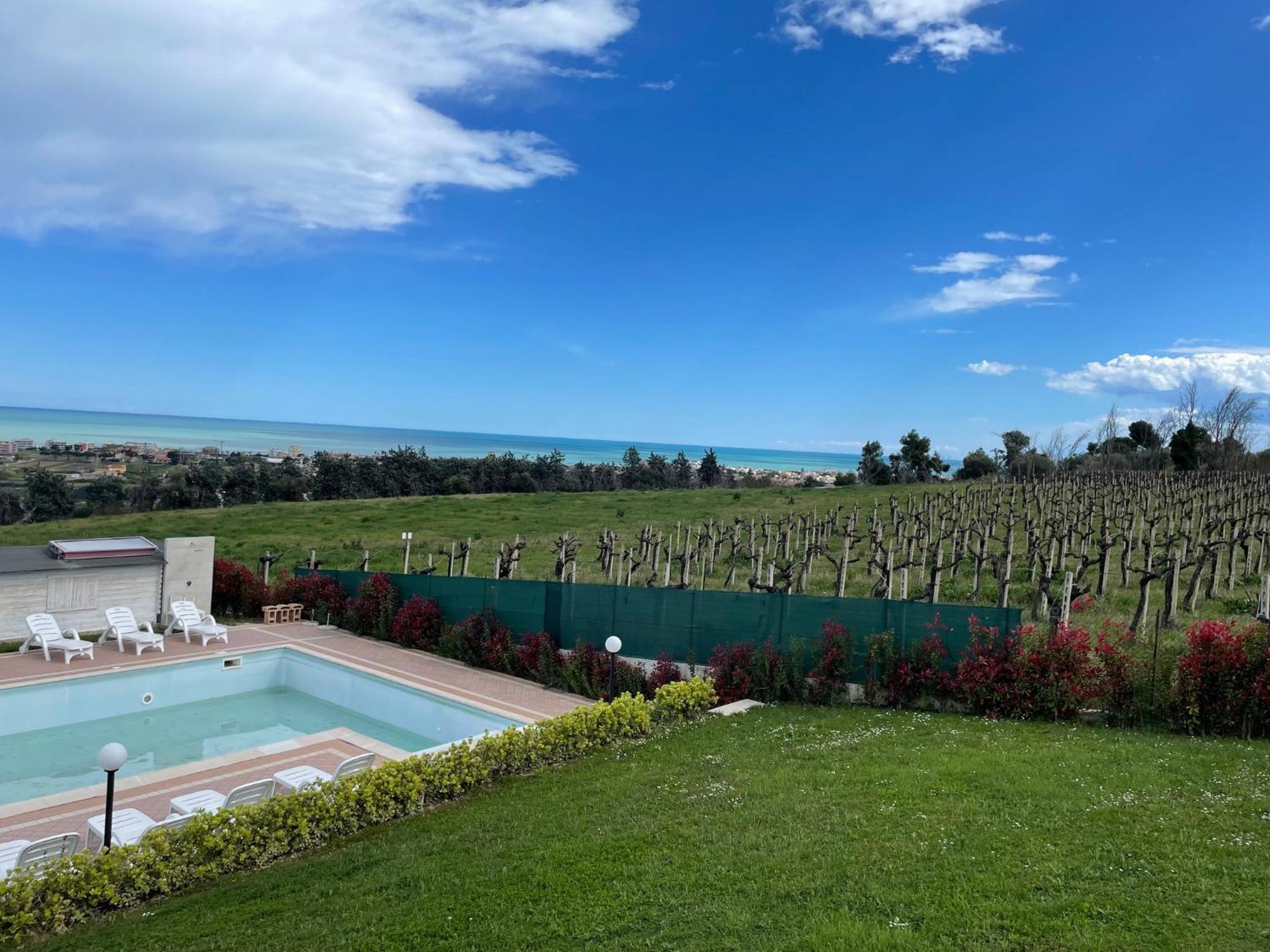 Vigneto - Italian Restaurant & B&B Villa Rosa Di Martinsicuro Luaran gambar
